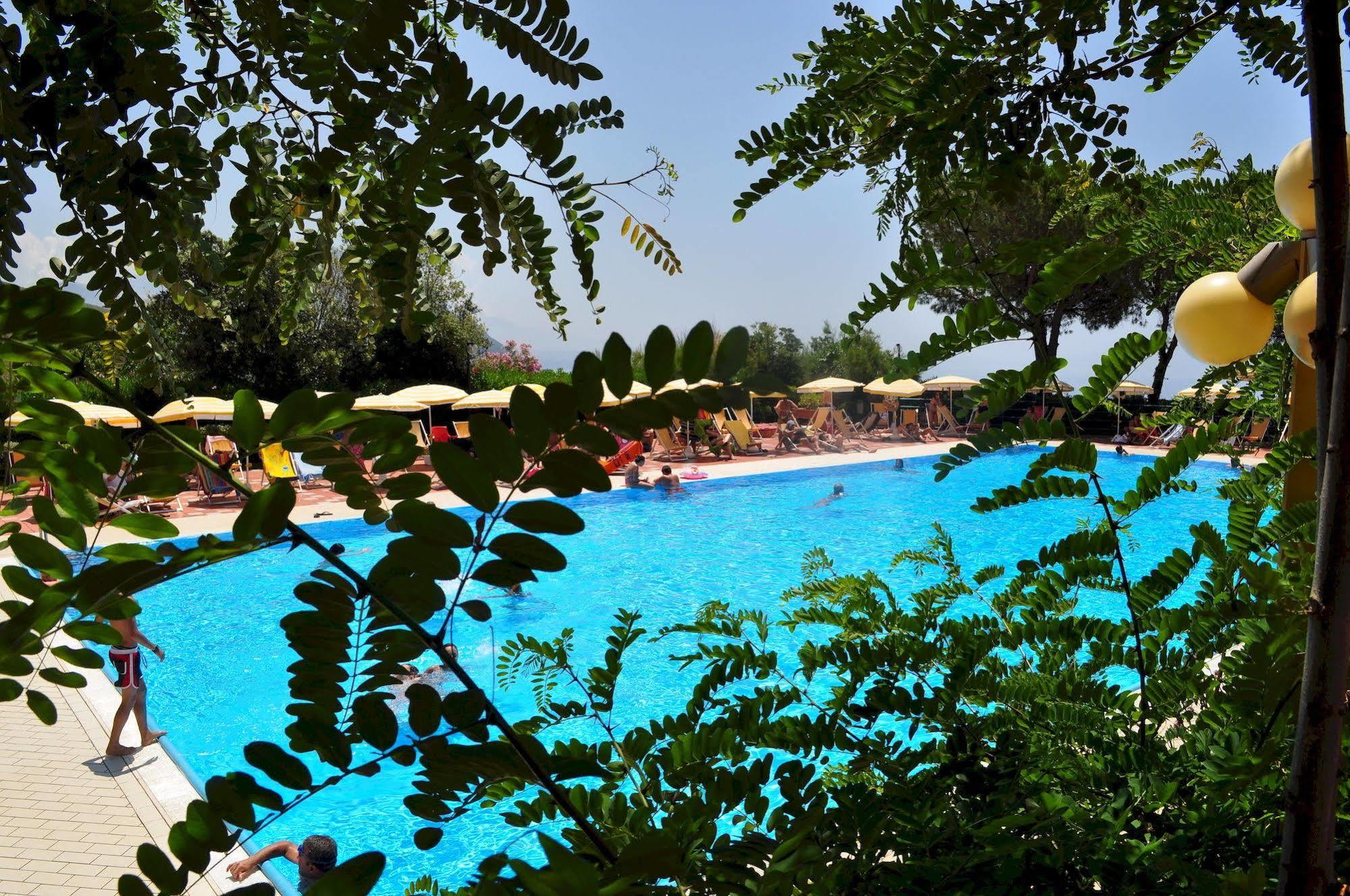 Club Residence Pianetamaratea Santa Caterina  Buitenkant foto